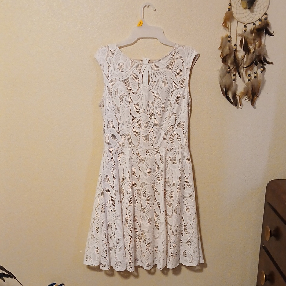 London Style White Sleeveless A-Line Mini Dress